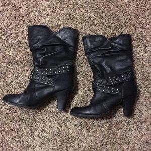 Black heel boots